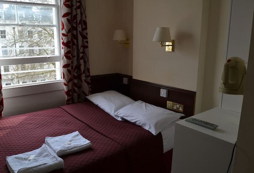 スタンダードルーム, Hyde Park Court