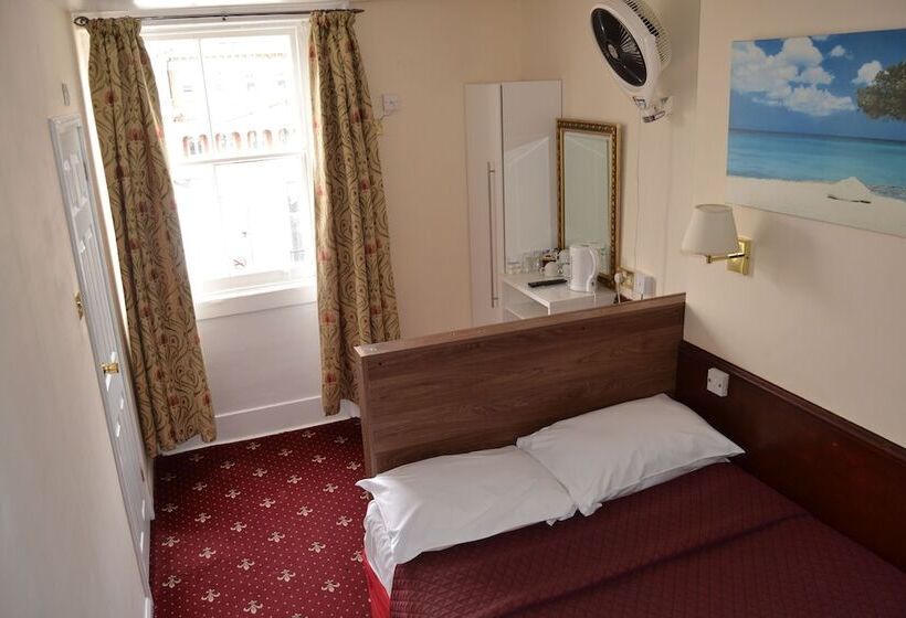 スタンダードトリプルルーム, Hyde Park Court