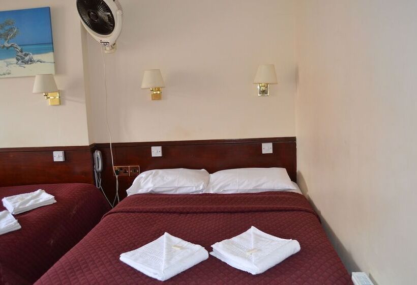 スタンダード4人部屋, Hyde Park Court