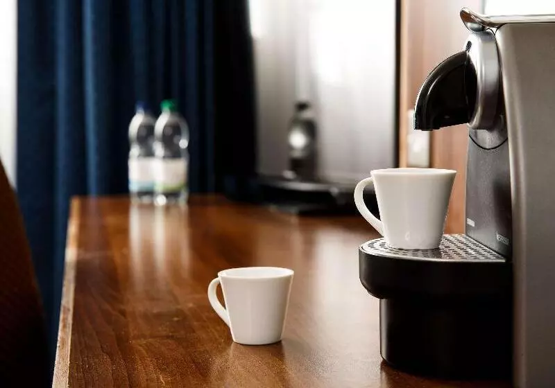 اتاق استاندارد با چشمانداز باغ, Mercure Leeds Parkway