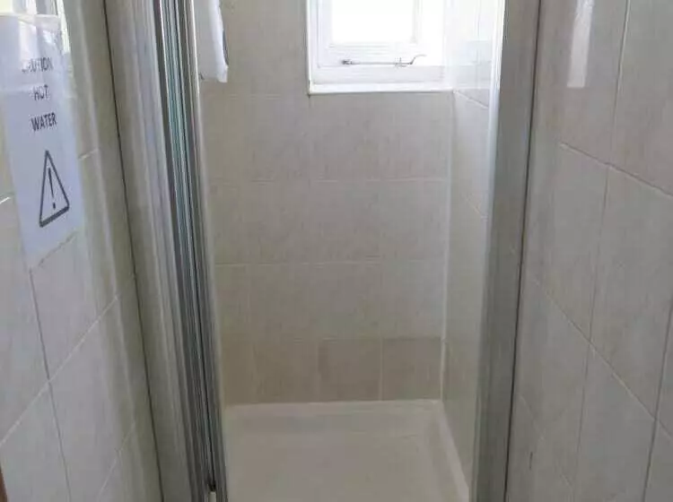 Family Room Shared Bathroom, Strand Continental   Hostel