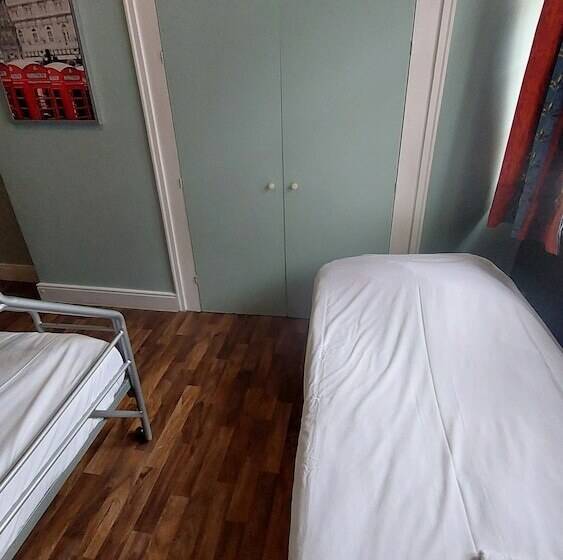 غرفة عائلية حمام مشترك, Strand Continental   Hostel