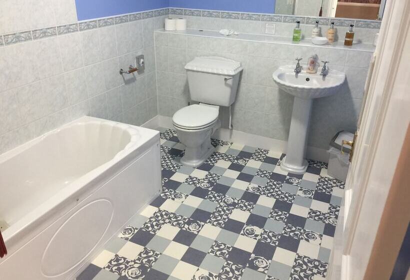 غرفة ديلوكس, The Belmont