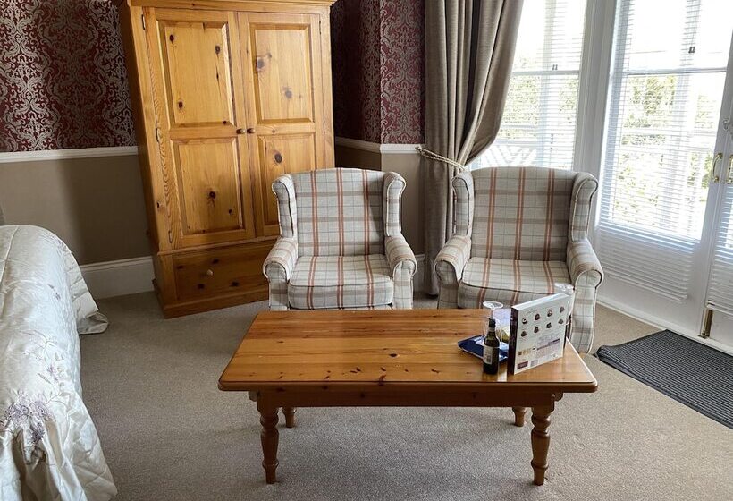 غرفة ديلوكس, The Belmont