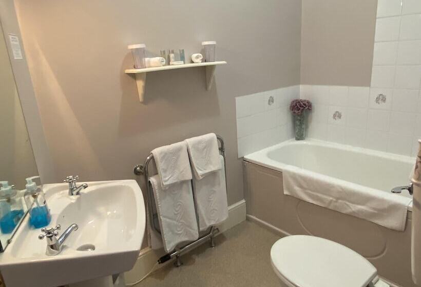 غرفة ديلوكس مطلّة علي البحر, The Belmont