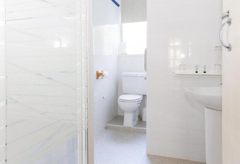 Номер Стандарт, The Broadmead