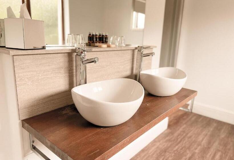 수피리어 룸, The Gower