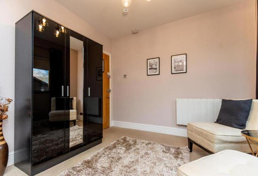 스탠다드 룸 킹사이즈 침대, The Gower