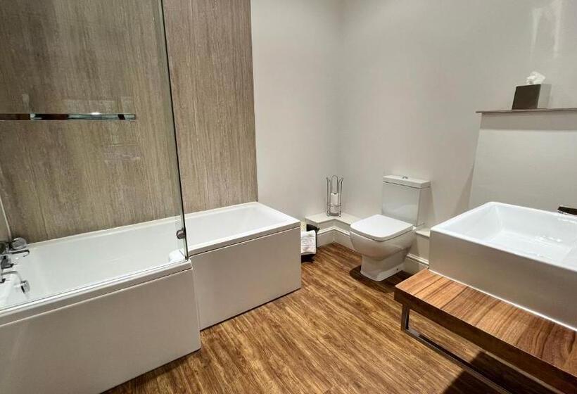 스탠다드 룸, The Gower