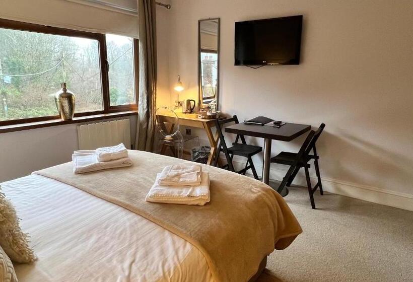 스탠다드 룸, The Gower