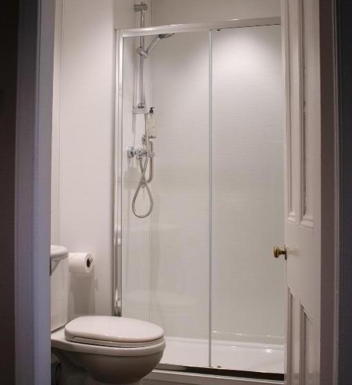 חדר משפחתי, The Portree