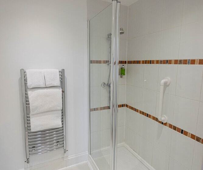 Номер Deluxe, The Thomas Paine