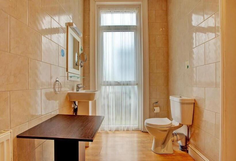 패밀리 룸, The Waverley