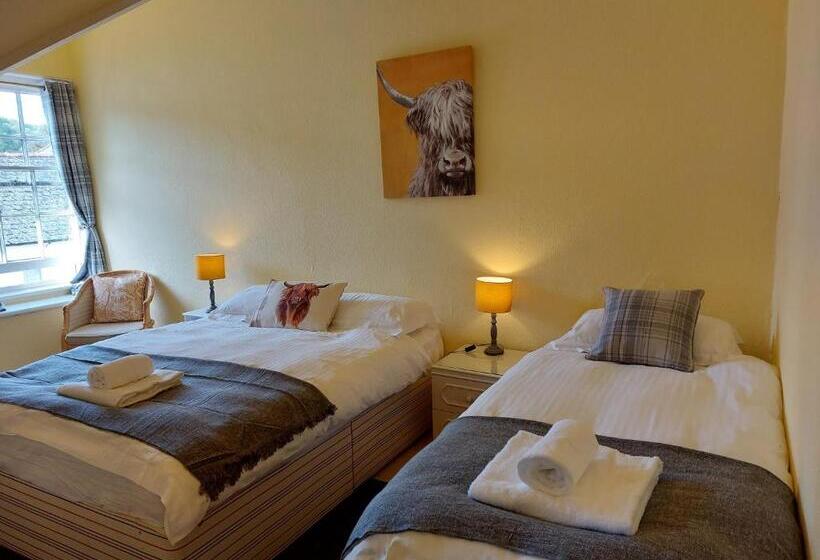 חדר משפחתי, Lion Hotel Dulverton