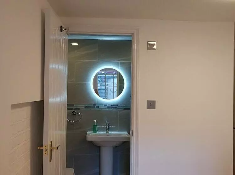 اتاق لوکس, Motel Schmotel