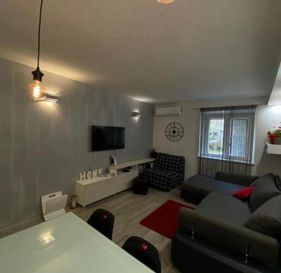 דירת חדר, Guesthause Antonio