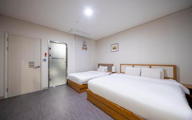 Quarto Familiar Deluxe, Masan Amor