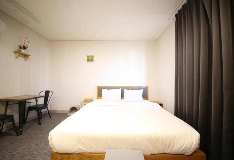 Quarto Superior, Masan Amor