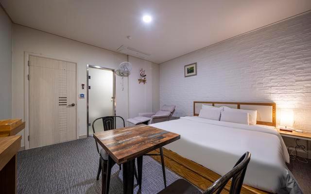 חדר דלוקס, Masan Amor