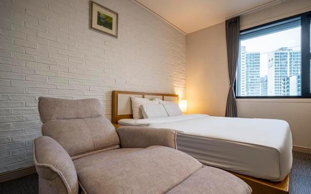 חדר דלוקס, Masan Amor