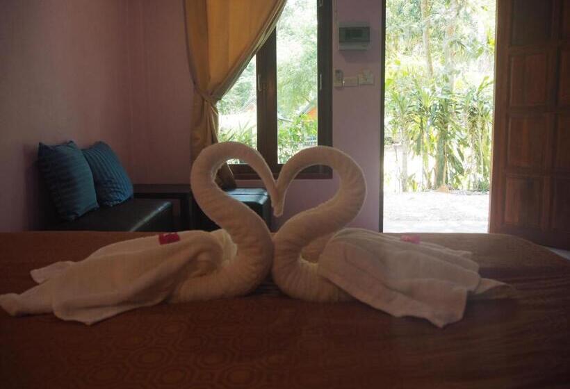 디럭스 룸 킹사이즈 침대, Pakmeng Guesthouse