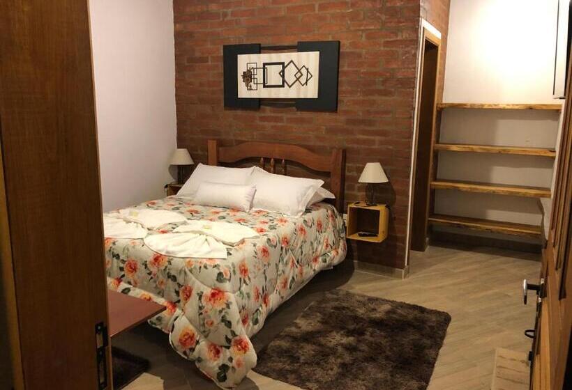 کلبه ییلاقی, Pousada Recanto Do Aeroporto