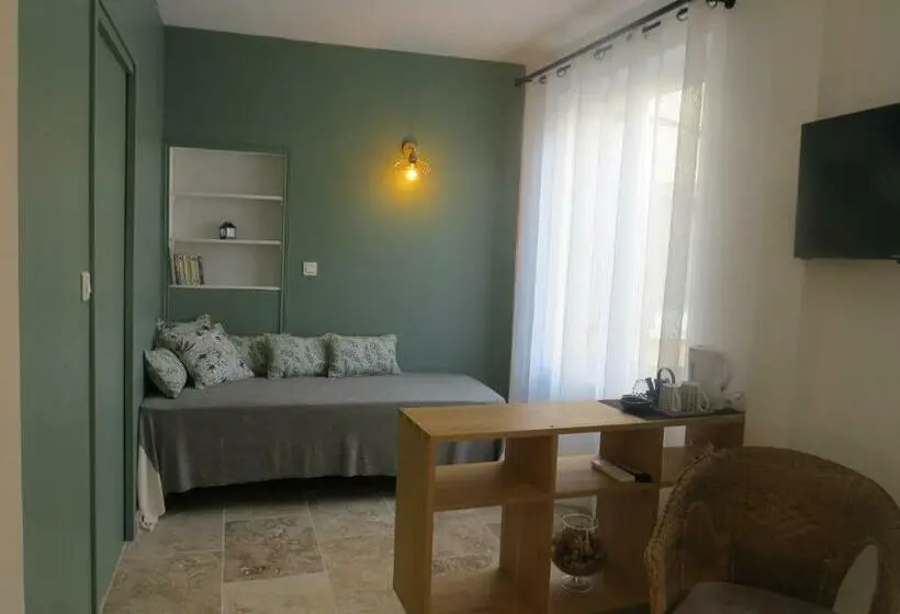 Camera Tripla Comfort, Maison D Hotes La Bignone