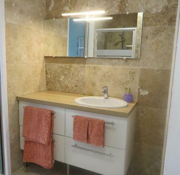 舒适三人间, Maison D Hotes La Bignone