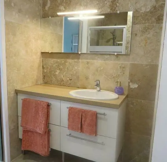 Camera Tripla Comfort, Maison D Hotes La Bignone