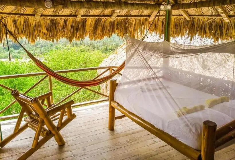 スタンダードバンガロー, The Journey Hostel