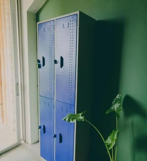 ルームシェアのワンベッド, The Journey Hostel