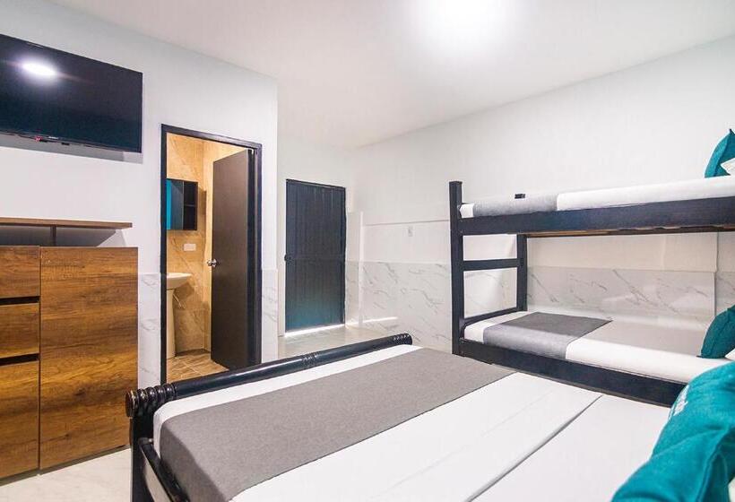 חדר משפחתי, Cuchara De Palo Ayenda