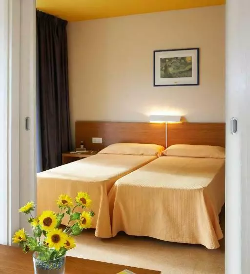 آپارتمان 2 خوابه با تراس, Aparthotel Comtat Sant Jordi