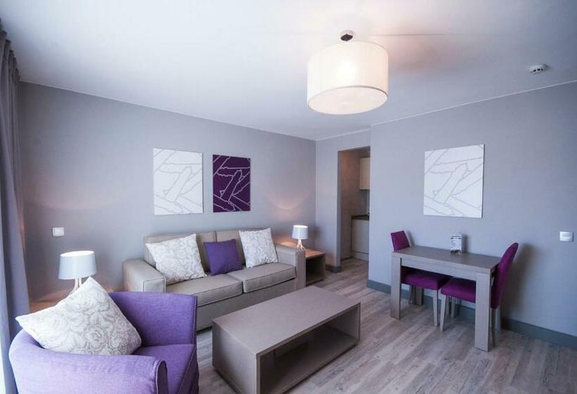 带1个卧室的高级公寓, El Faro Marbella