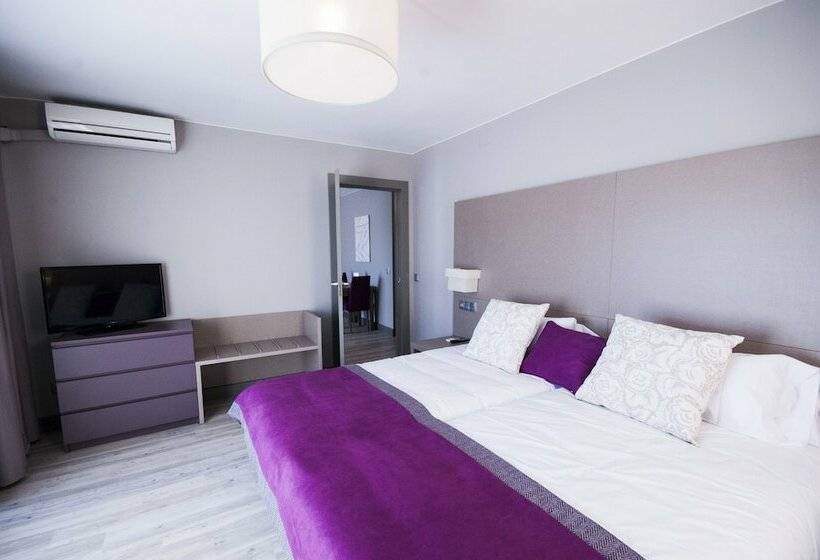 带1个卧室的高级公寓, El Faro Marbella