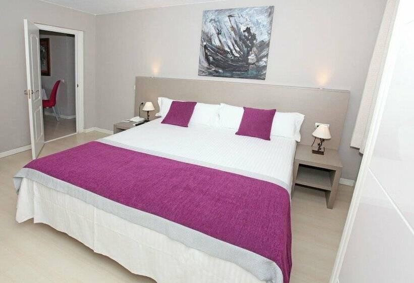 带1个卧室的高级公寓, El Faro Marbella