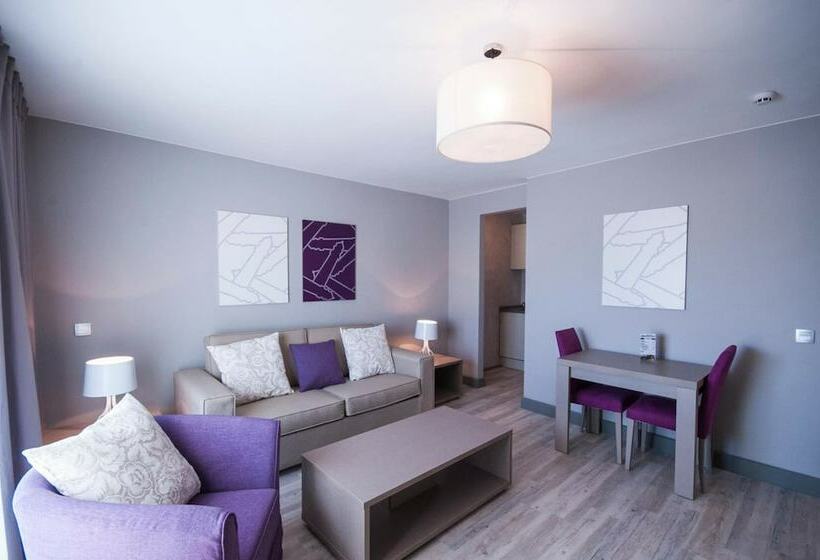 带1个卧室的高级公寓, El Faro Marbella