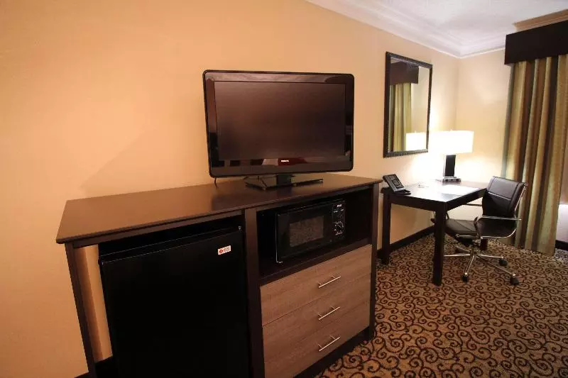 キングサイズベッドのスイートルーム, Best Western Slidell