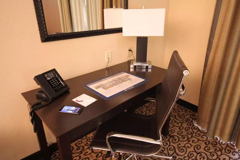 キングサイズベッドのスイートルーム, Best Western Slidell