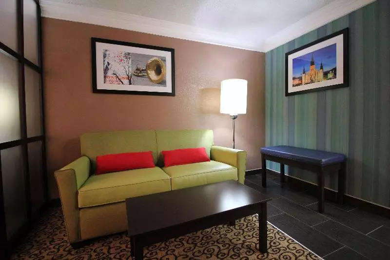 キングサイズベッドのスイートルーム, Best Western Slidell