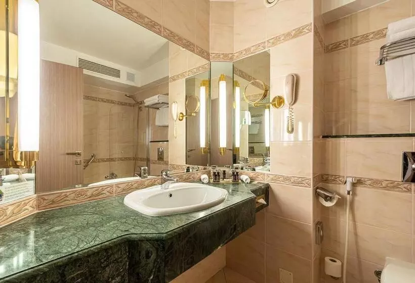 اتاق لوکس با چشم‌انداز, Corsica & Spa