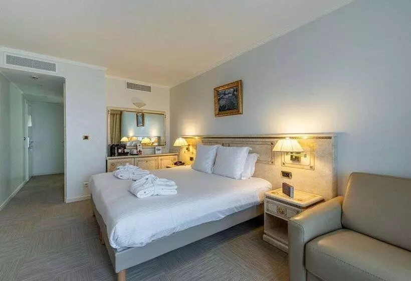 اتاق لوکس با چشم‌انداز دریا, Corsica & Spa
