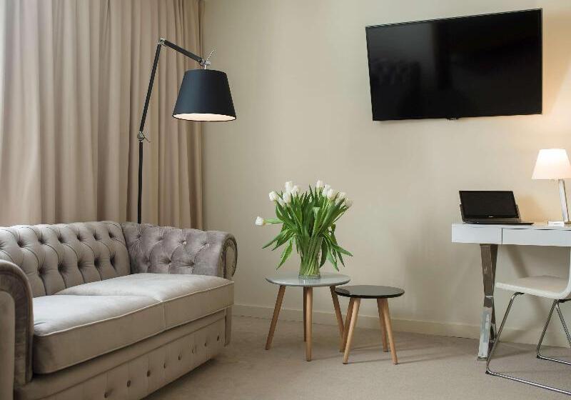 غرفة قياسية ثلاثية مزودة بتراس, Don Ignacio