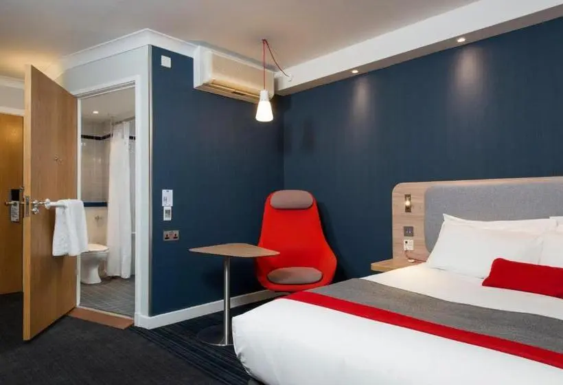 اتاق استاندارد برای معلولان, Holiday Inn Express Bath, An Ihg