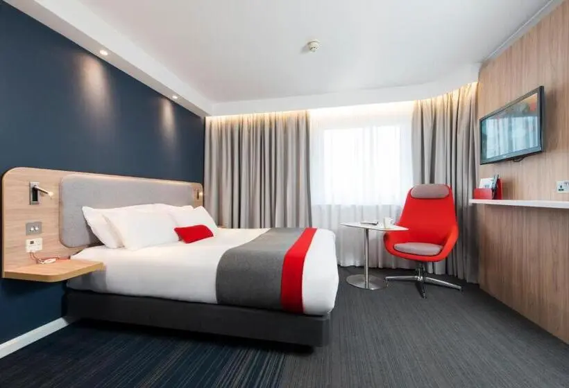 اتاق استاندارد برای معلولان, Holiday Inn Express Bath, An Ihg