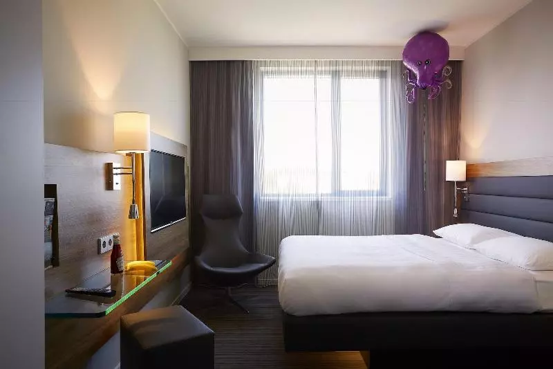 اتاق استاندارد برای معلولان, Holiday Inn Express Lichfield, An Ihg