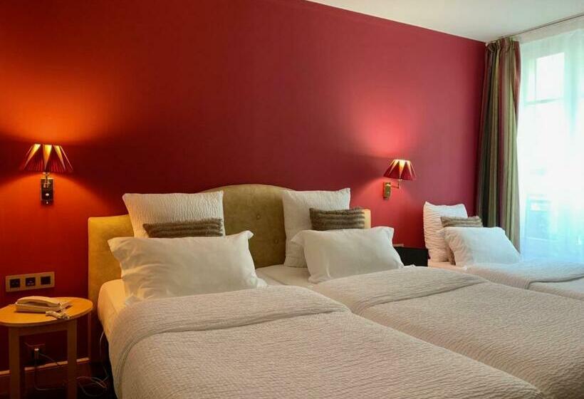 トリプルクラシックルーム, Central Saint Germain