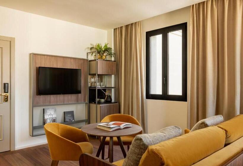 سوییت جونیور, Casa De Las Artes, Member Of Meliá Collection