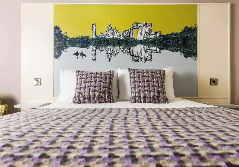 اتاق کلاسیک, Mercure Swansea