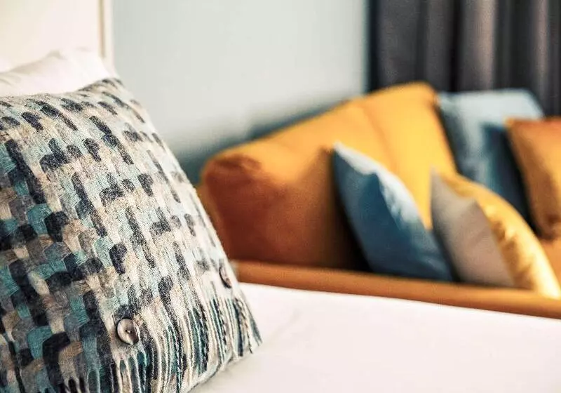 اتاق کلاسیک, Mercure Swansea